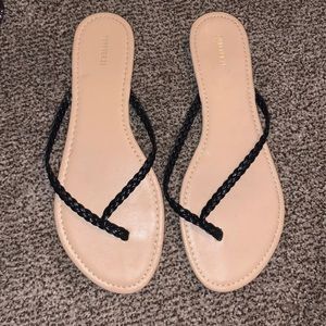 Simple sandal size 9